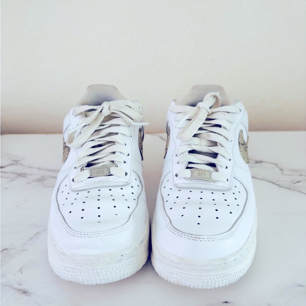 Nike Air Force 1 Gucci Style White Sneakers with Patterned Swoosh - Picture 3 of 6